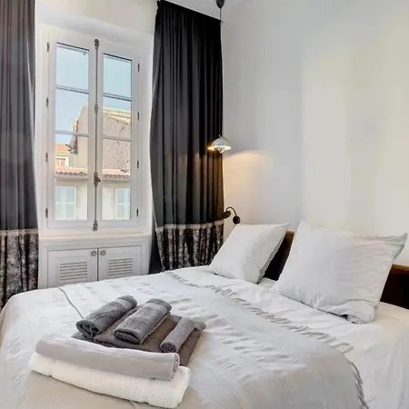 Prestige & Comfort Facing The Palais Des Festivals Cannes